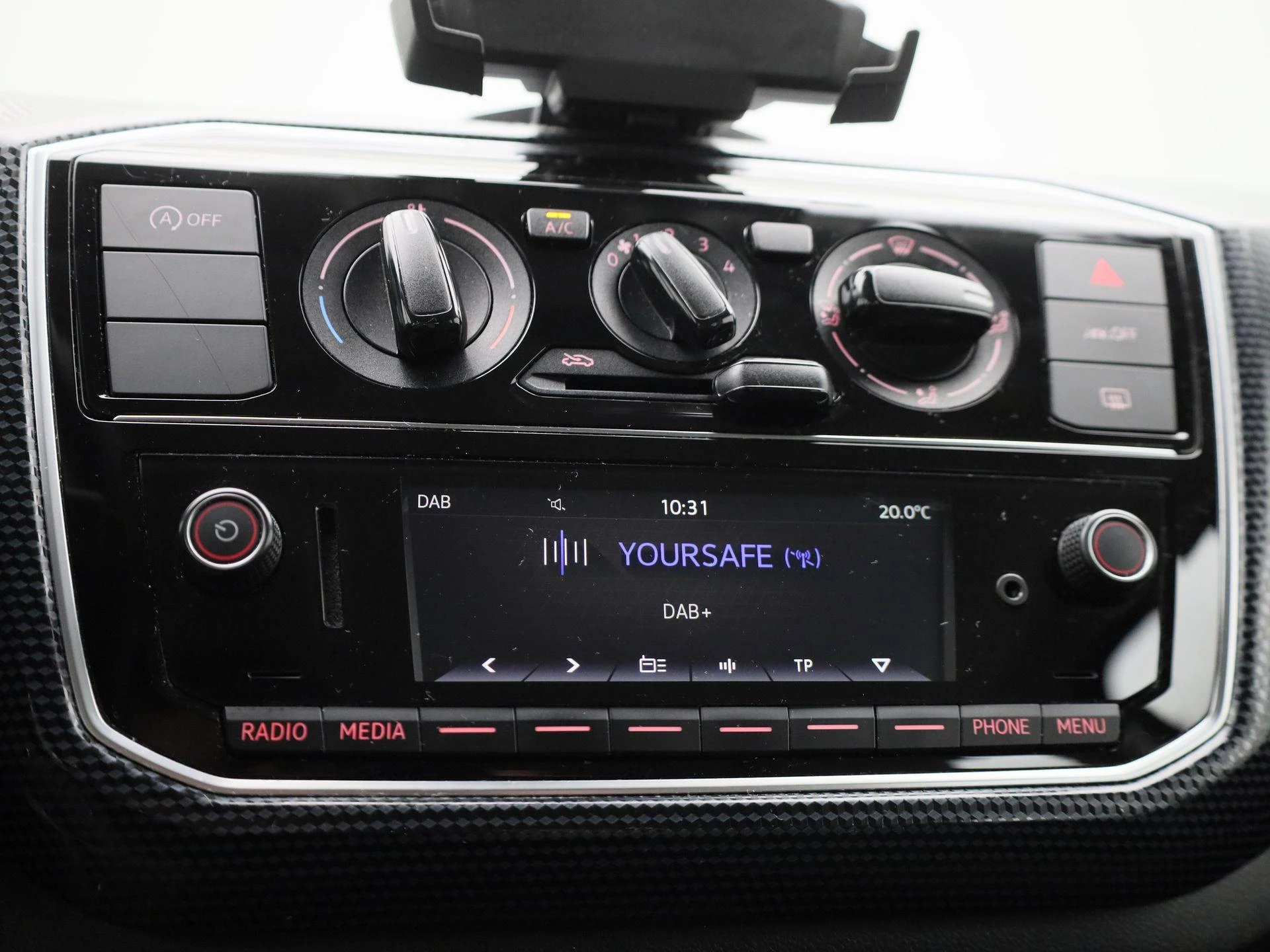 Volkswagen-up!-image-16