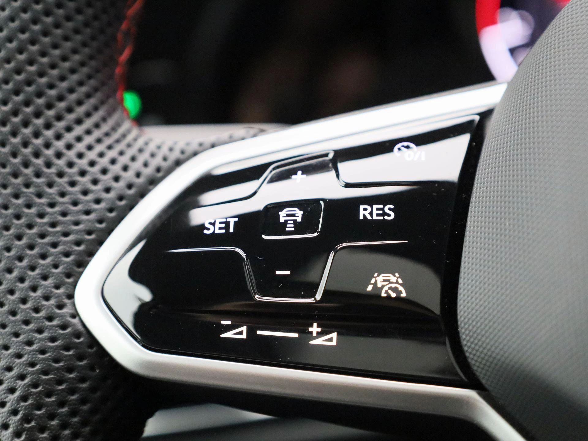 Volkswagen-Golf-image-18