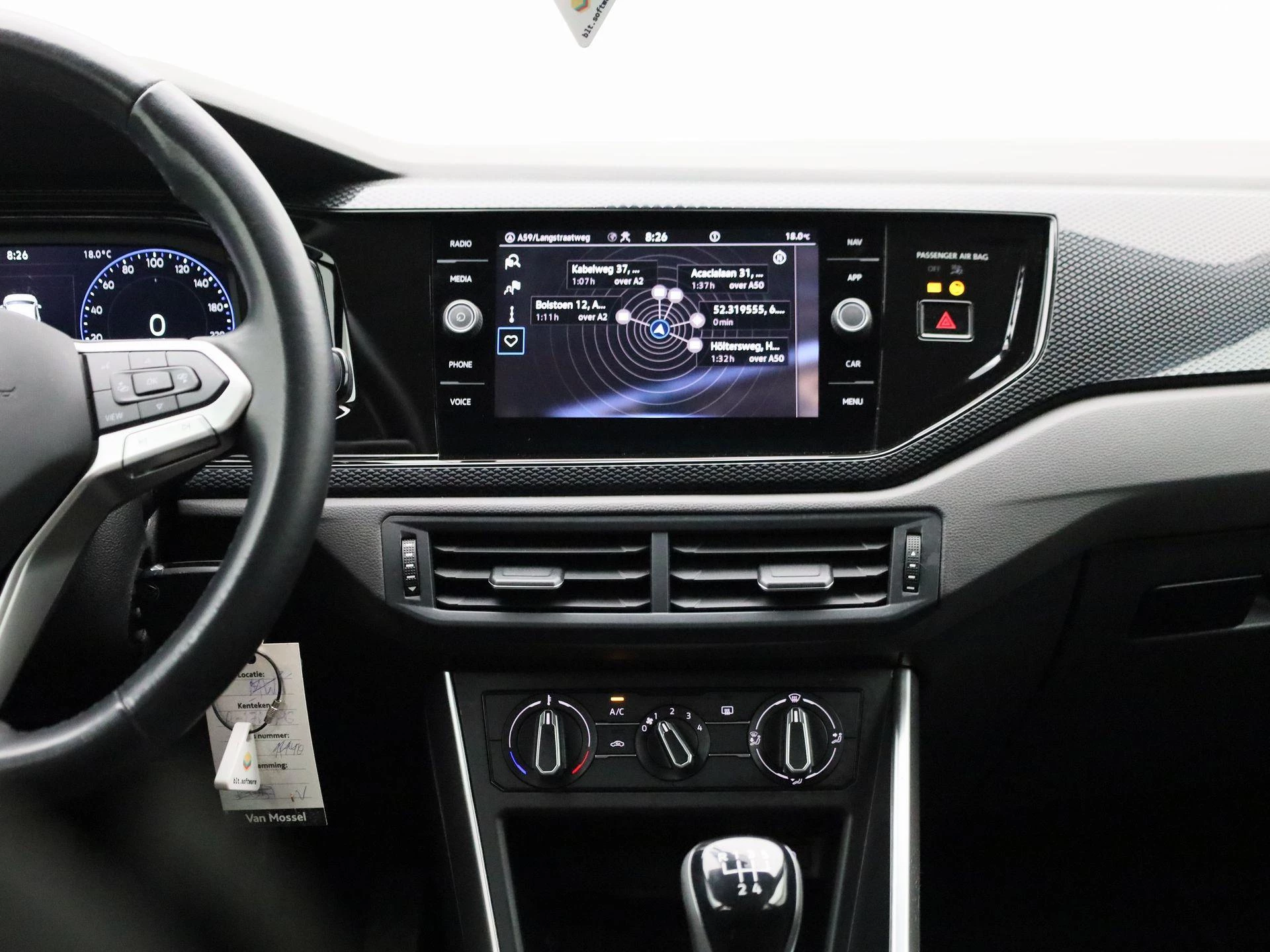 Volkswagen-Polo-image-8