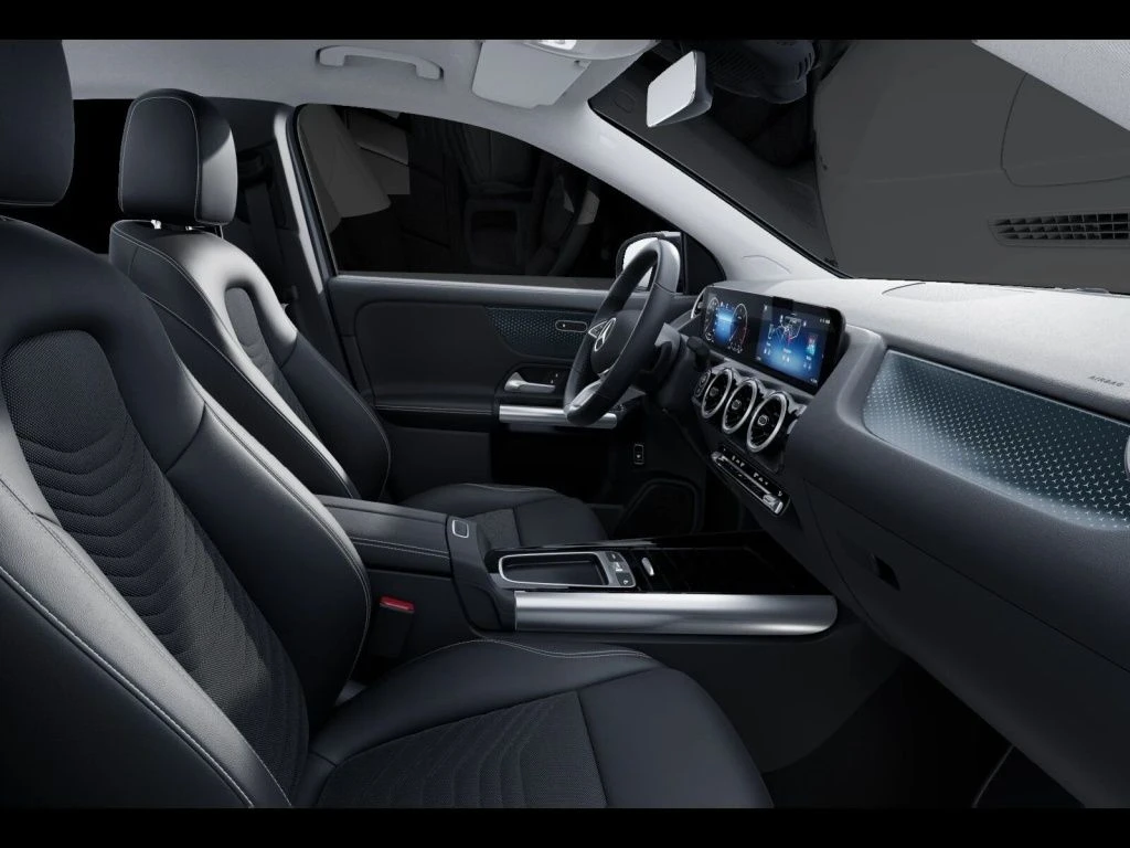 Mercedes-Benz-GLA 220 d-image-10