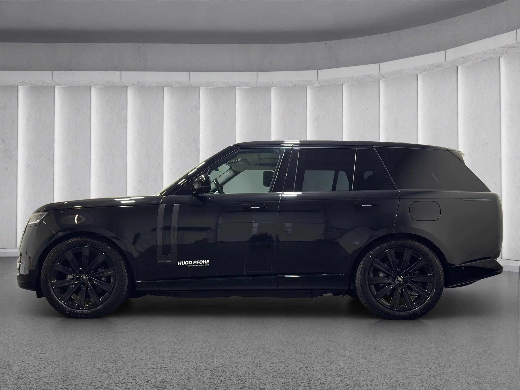 Land Rover-Range Rover-image-3