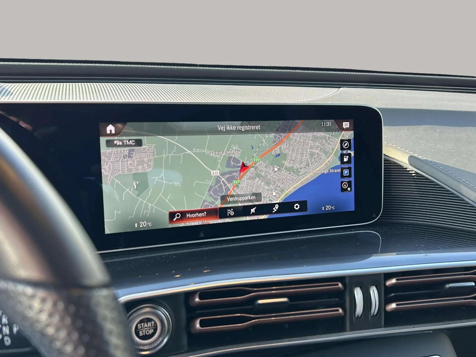 Mercedes-Benz-EQC-image-17