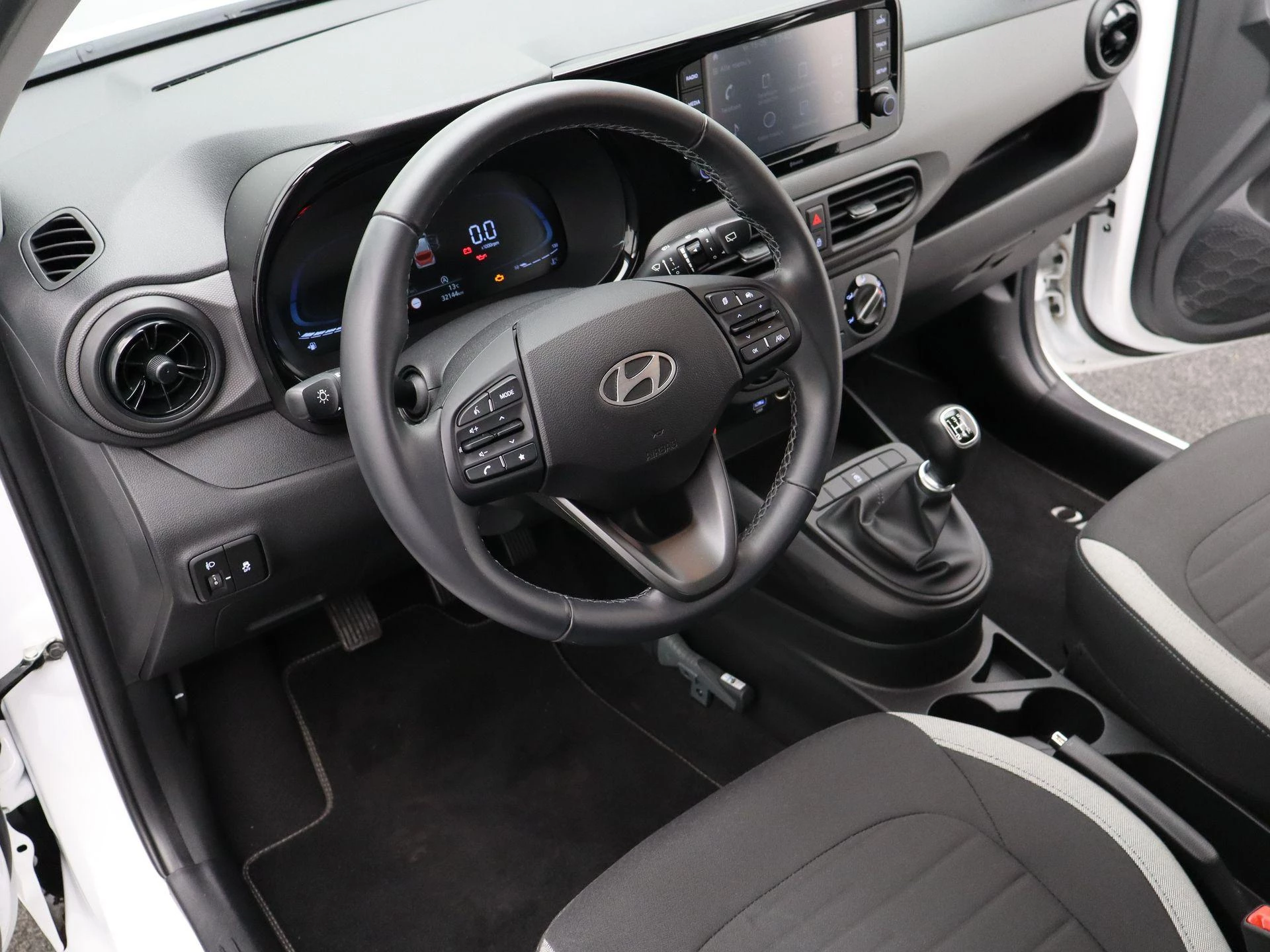 Hyundai-i10-image-23