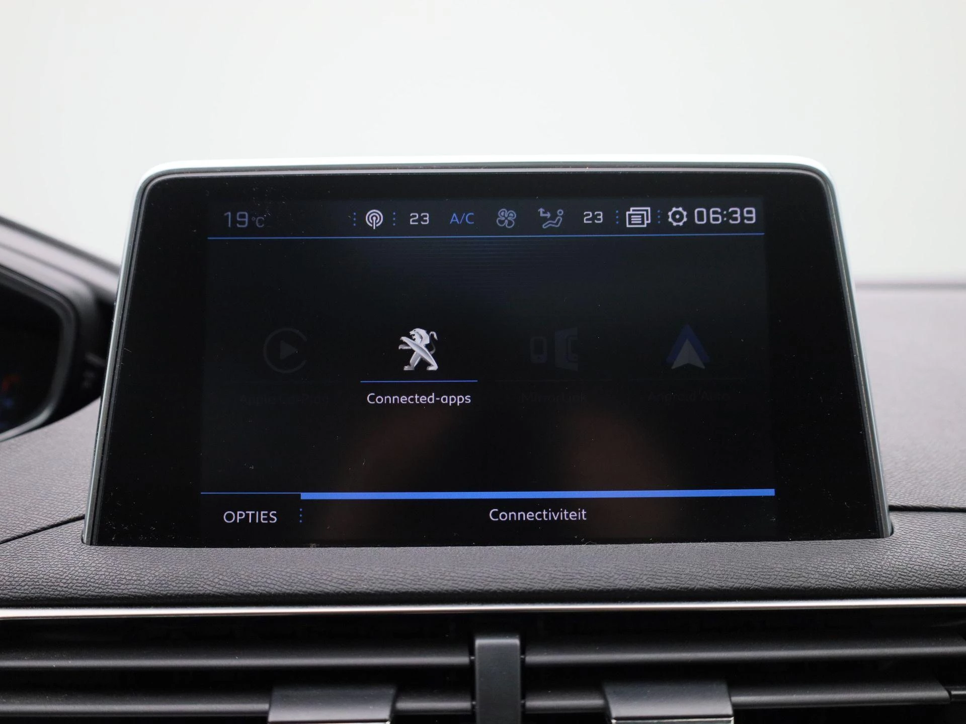 Peugeot-5008-image-12