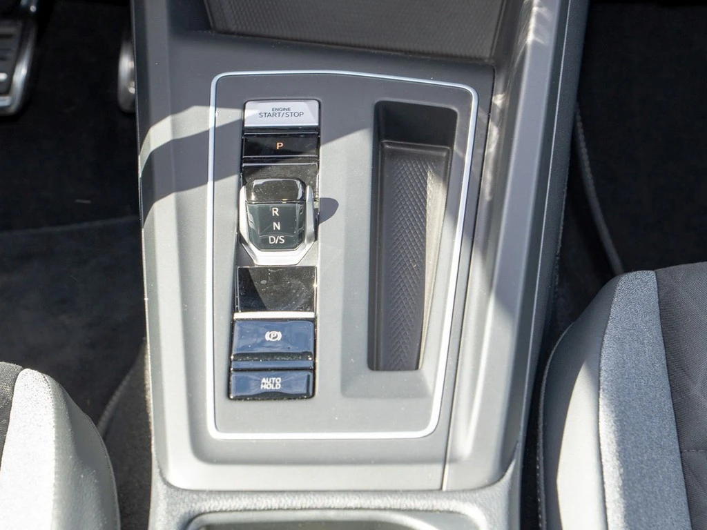 Volkswagen-Golf-image-11