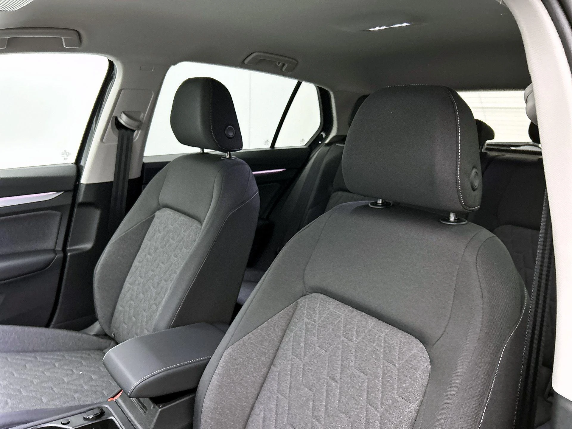 Volkswagen Golf - 11
