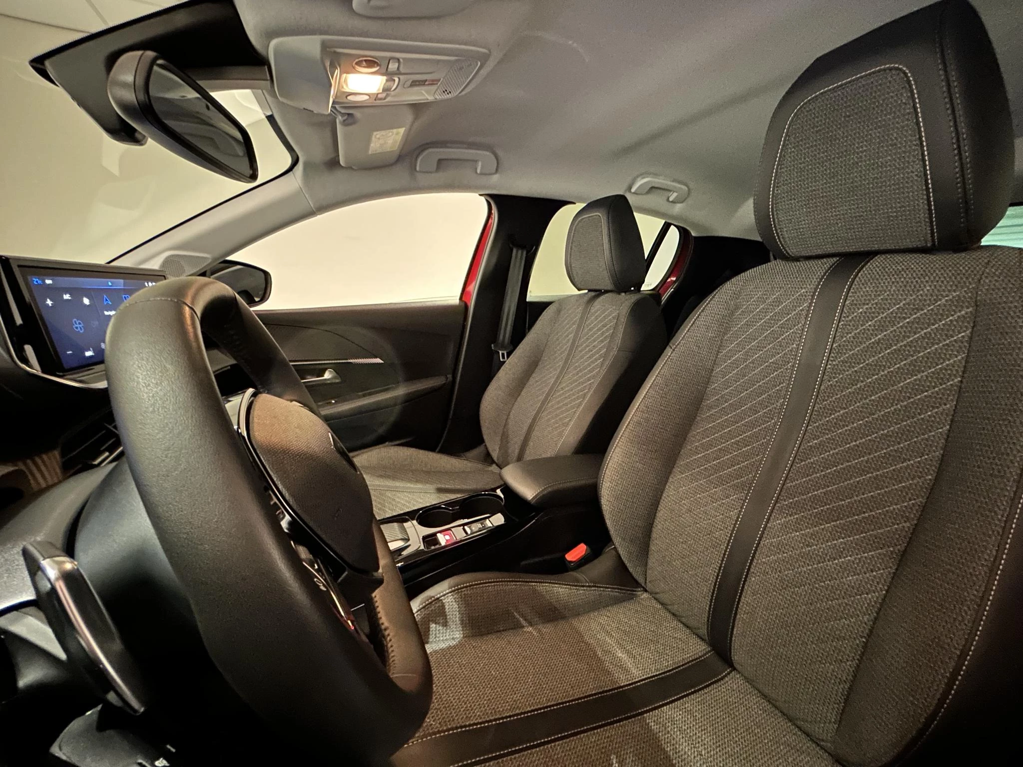 Peugeot 208 1.2 Hybrid 110 e-DCS6 Allure