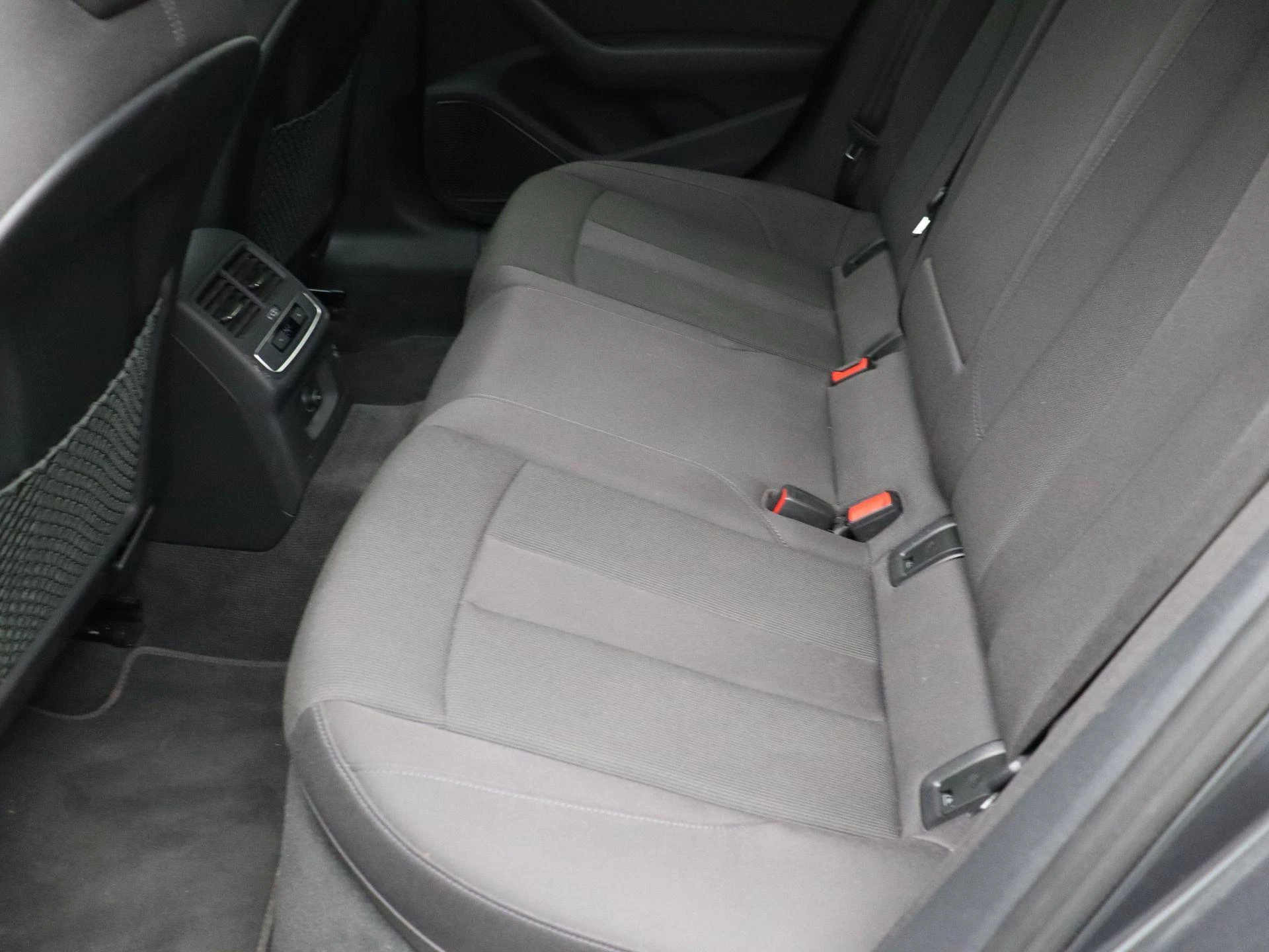 Audi A4 Avant 40 TFSI S tronic S line quattro Avant