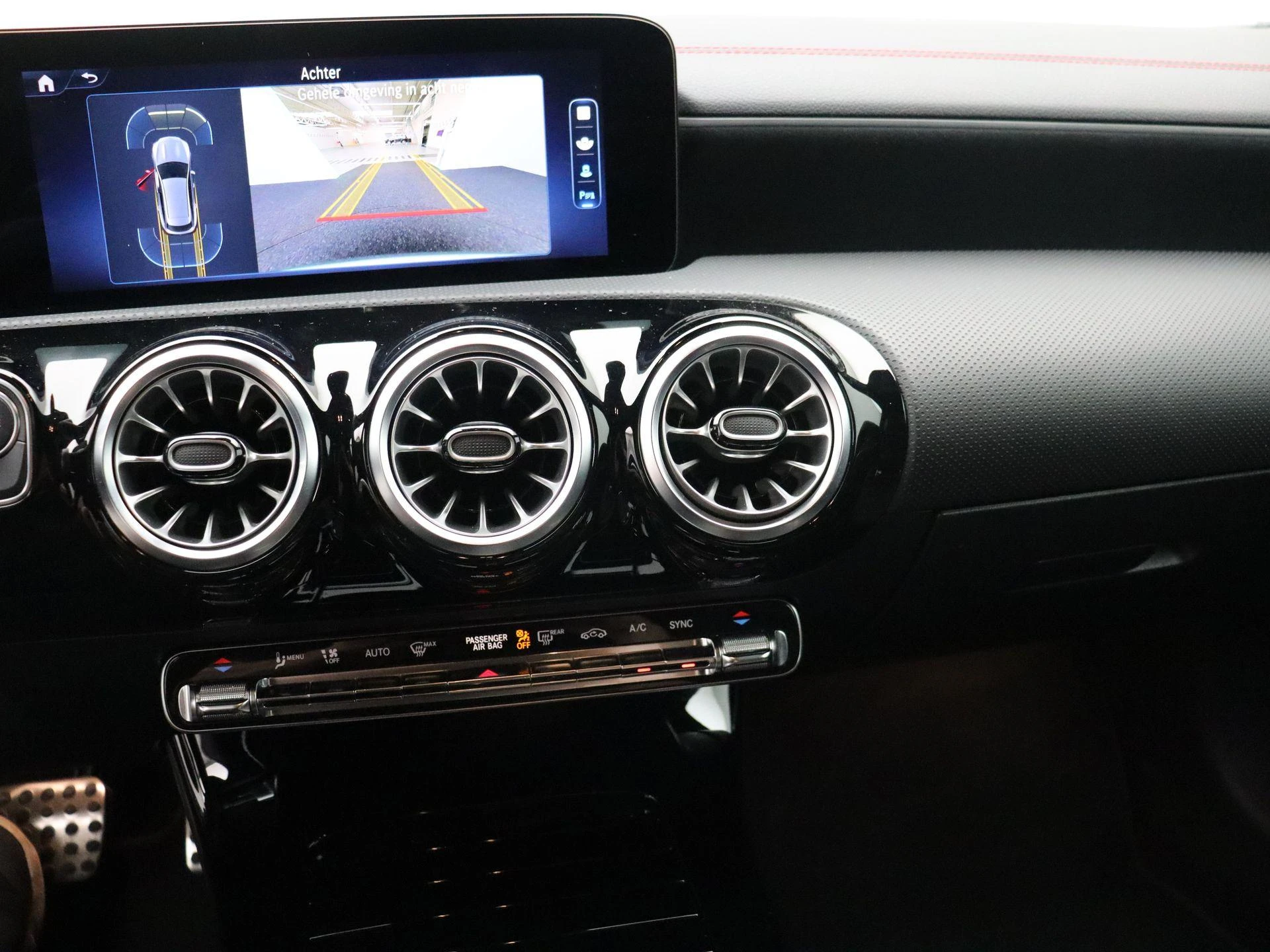 Mercedes-Benz-CLA-image-13
