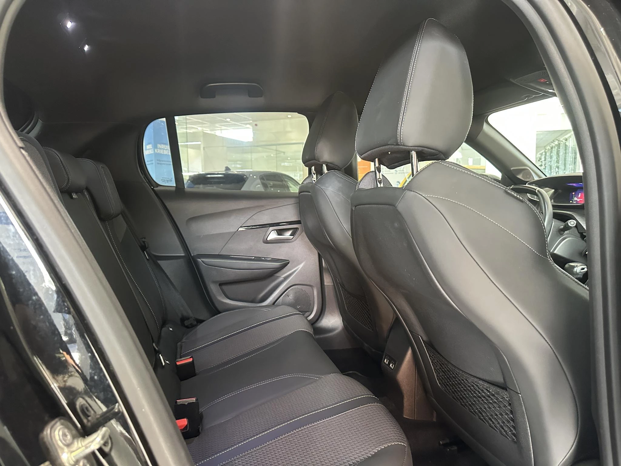 Peugeot-208-image-11