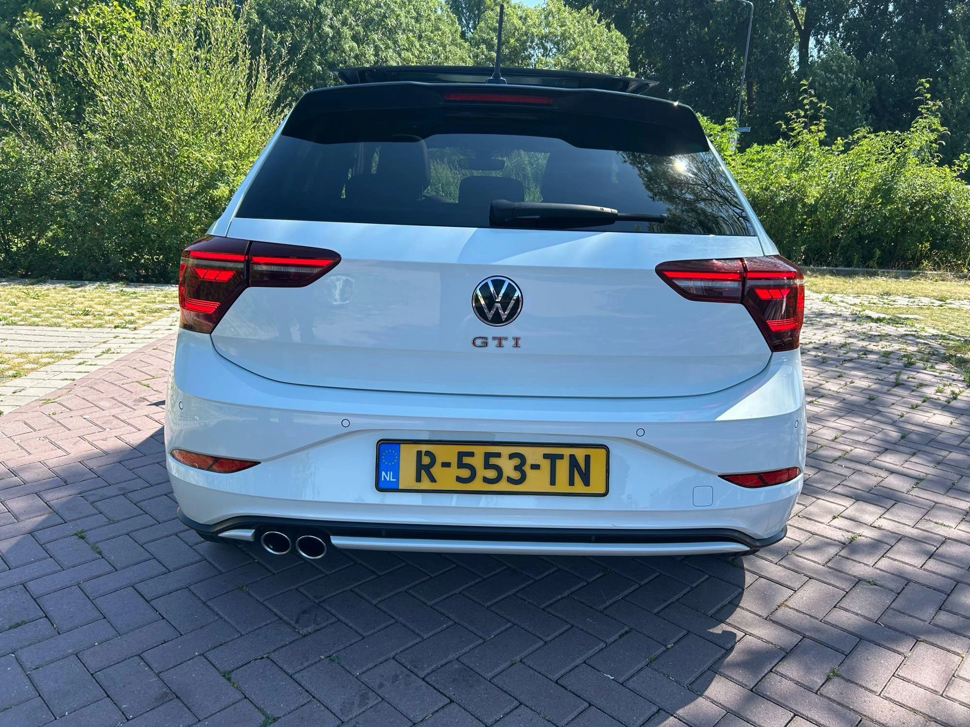Volkswagen-Polo-image-2
