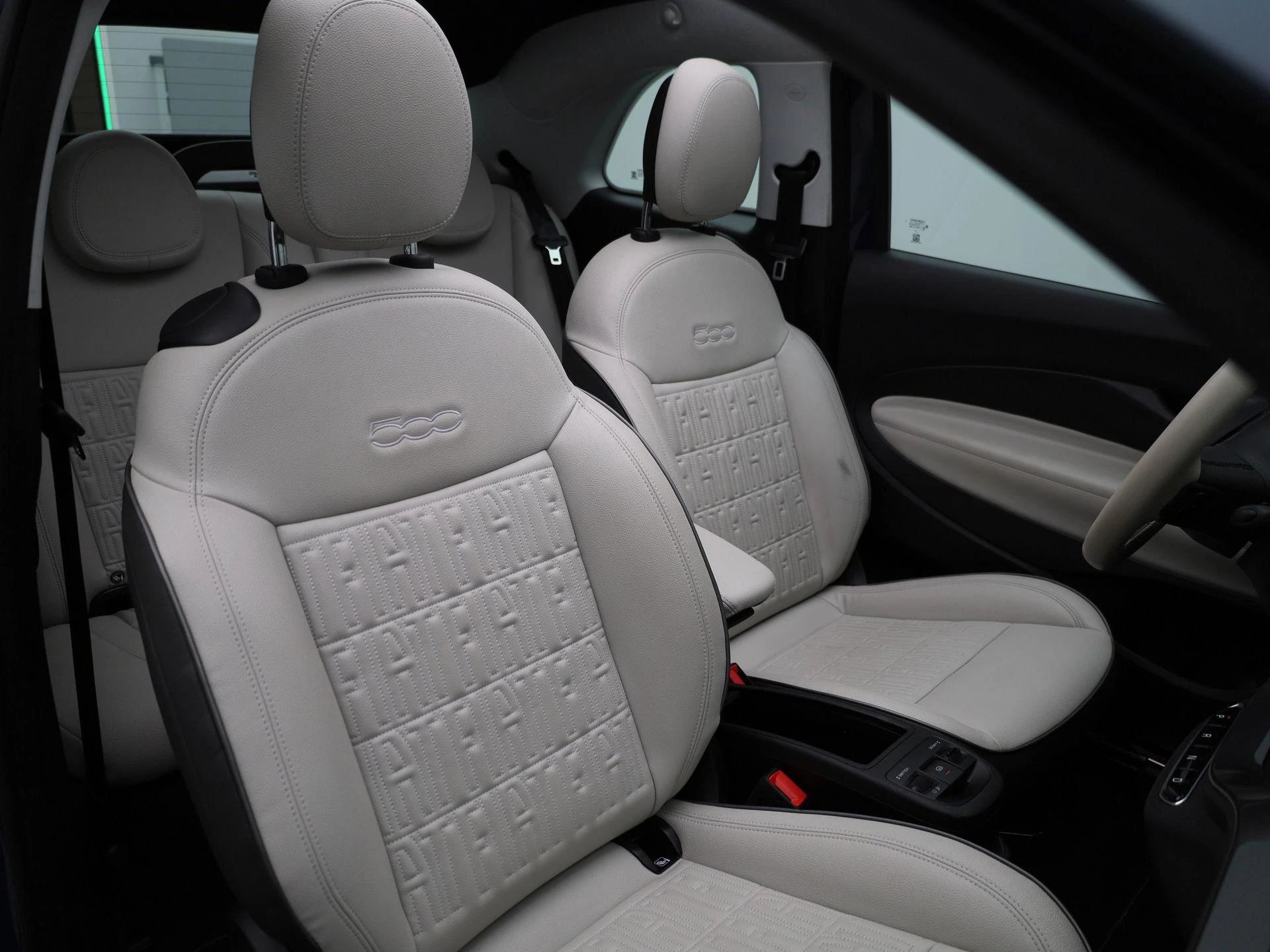 Fiat-500e-image-36