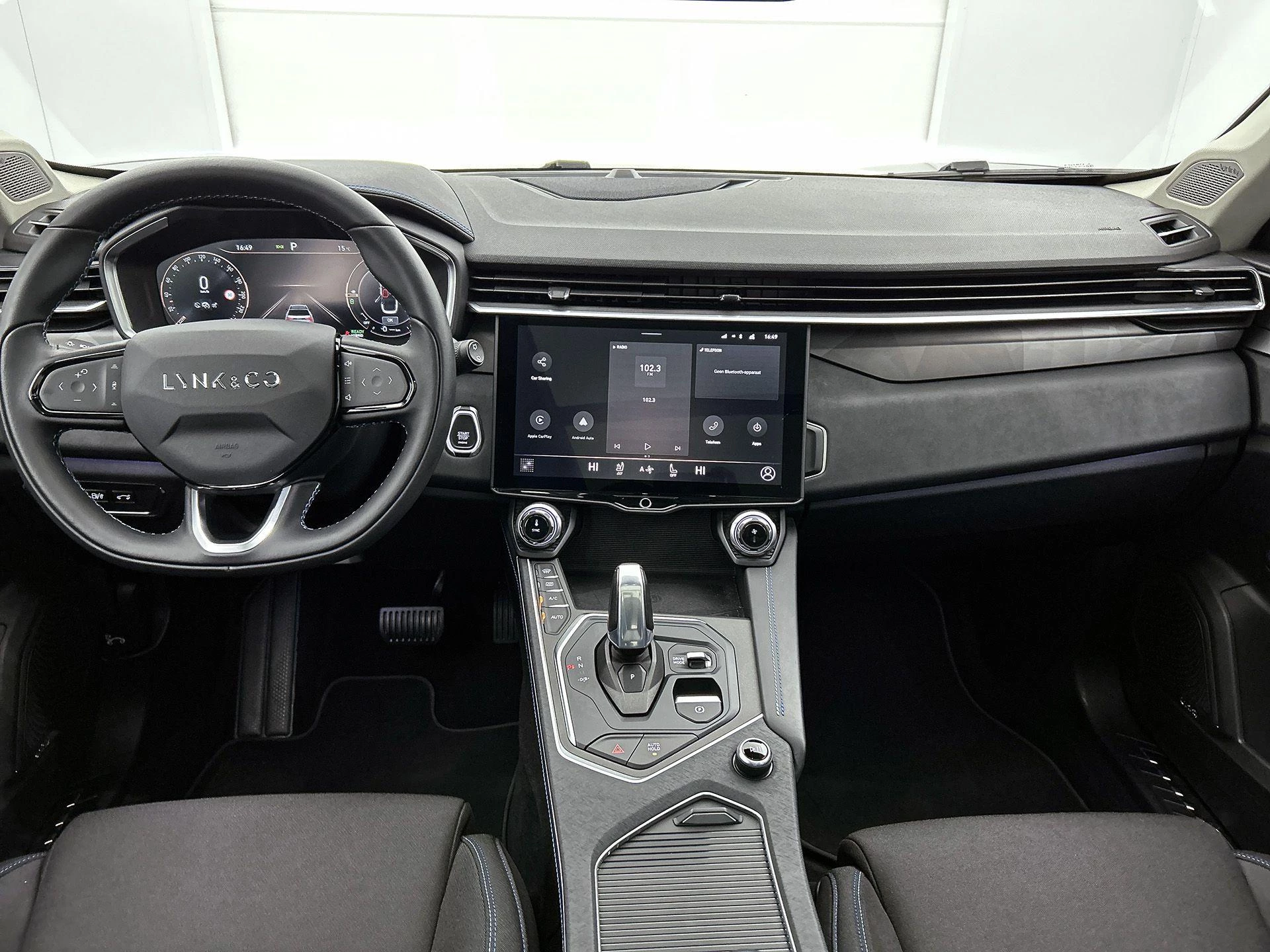 Lynk & Co-01-image-24