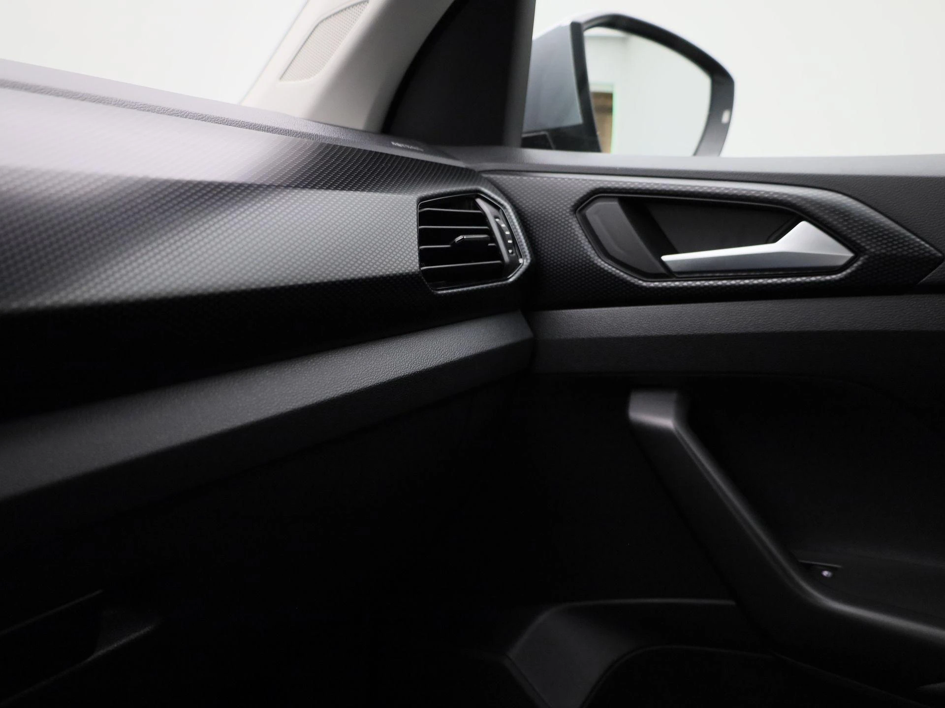 Volkswagen-T-Cross-image-24