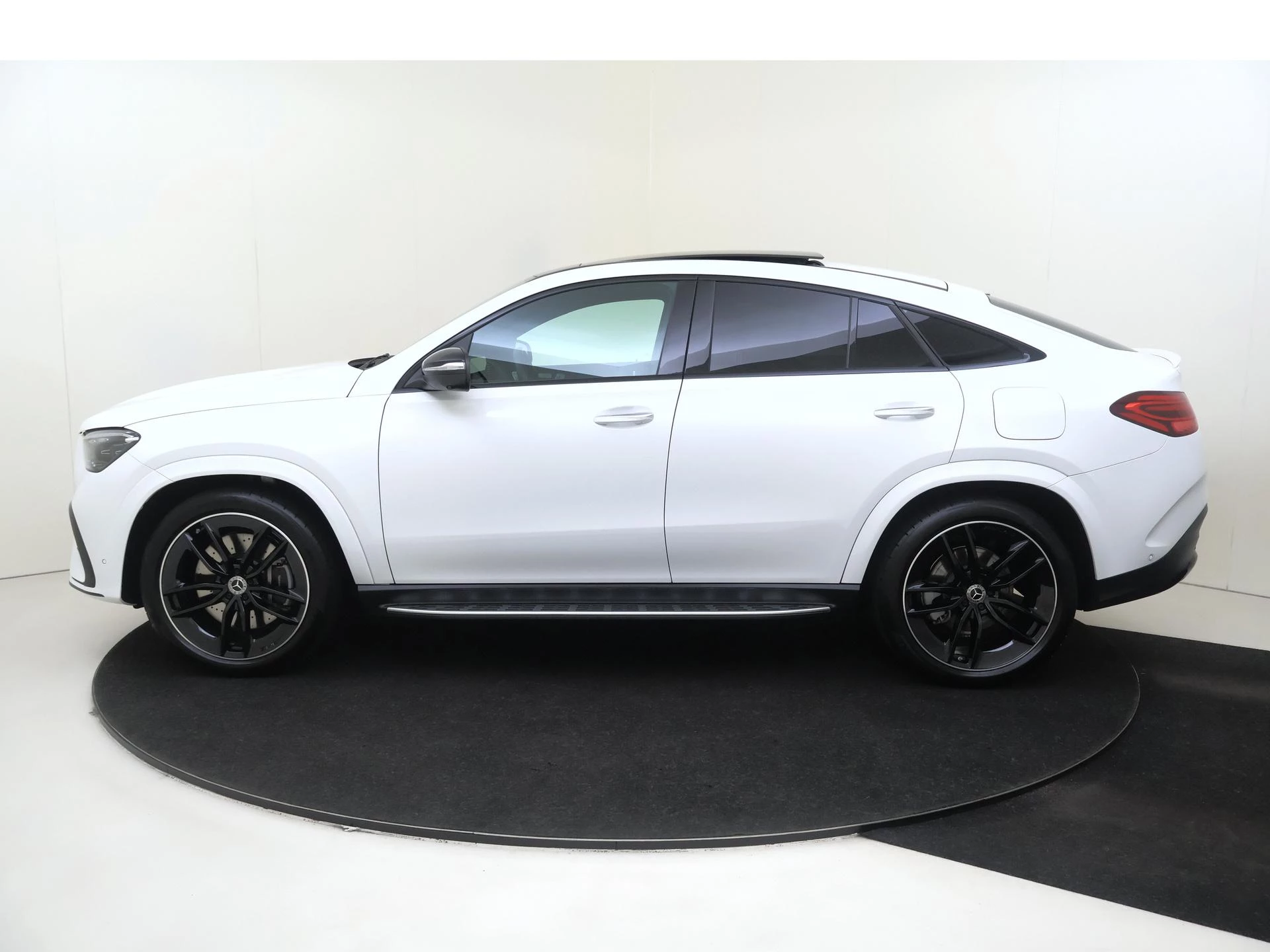 Mercedes-Benz-GLE-image-8