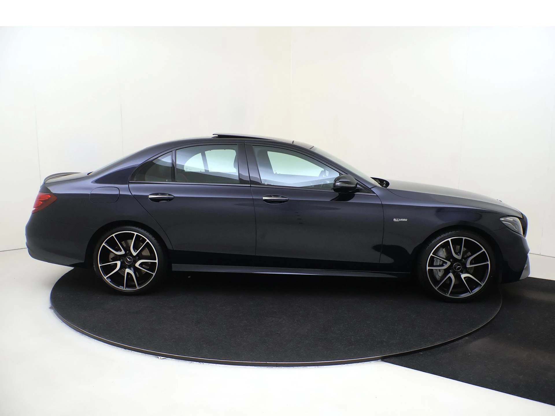 Mercedes-Benz-E-Klasse-image-10