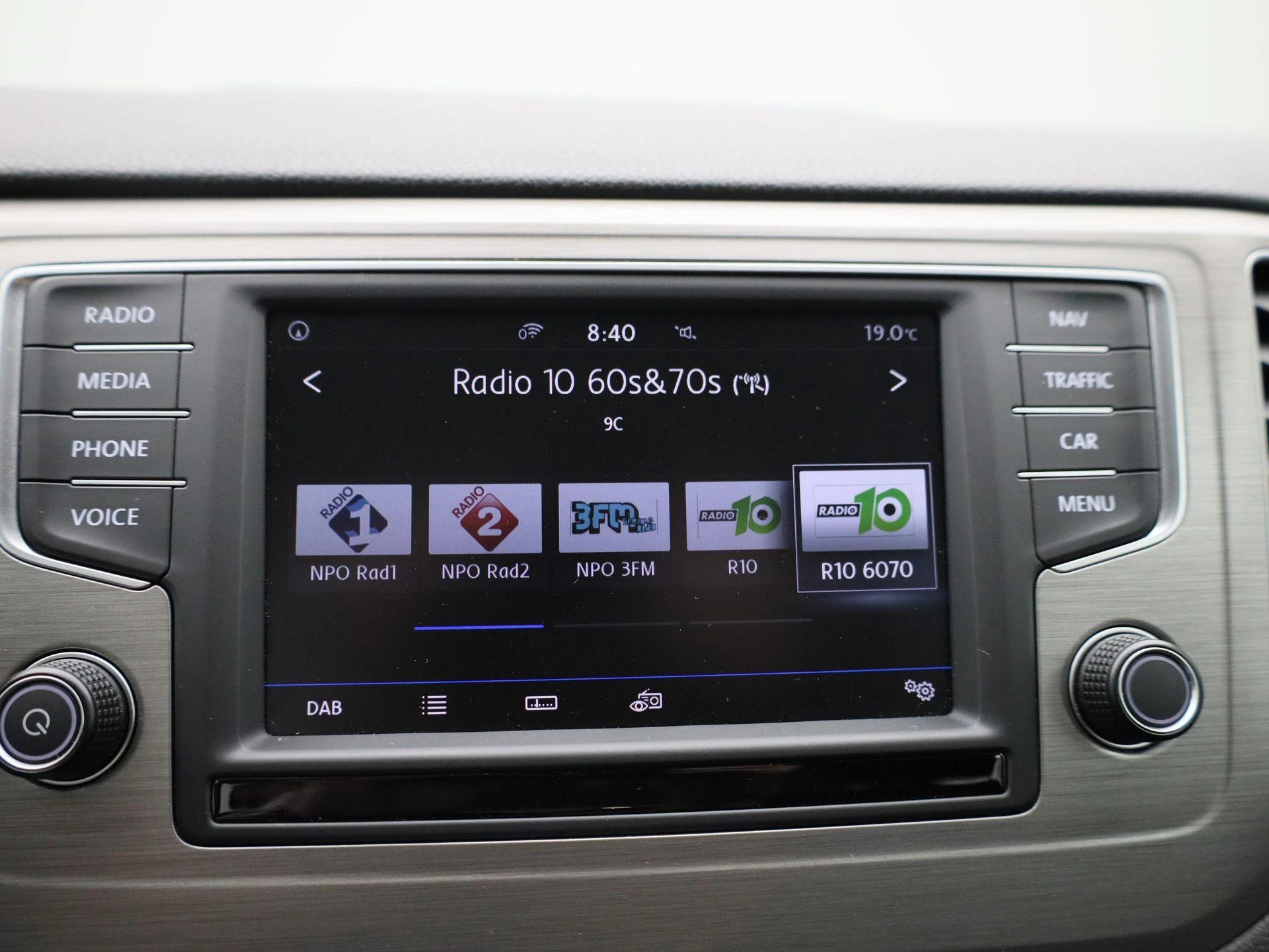 Volkswagen-Golf Sportsvan-image-14