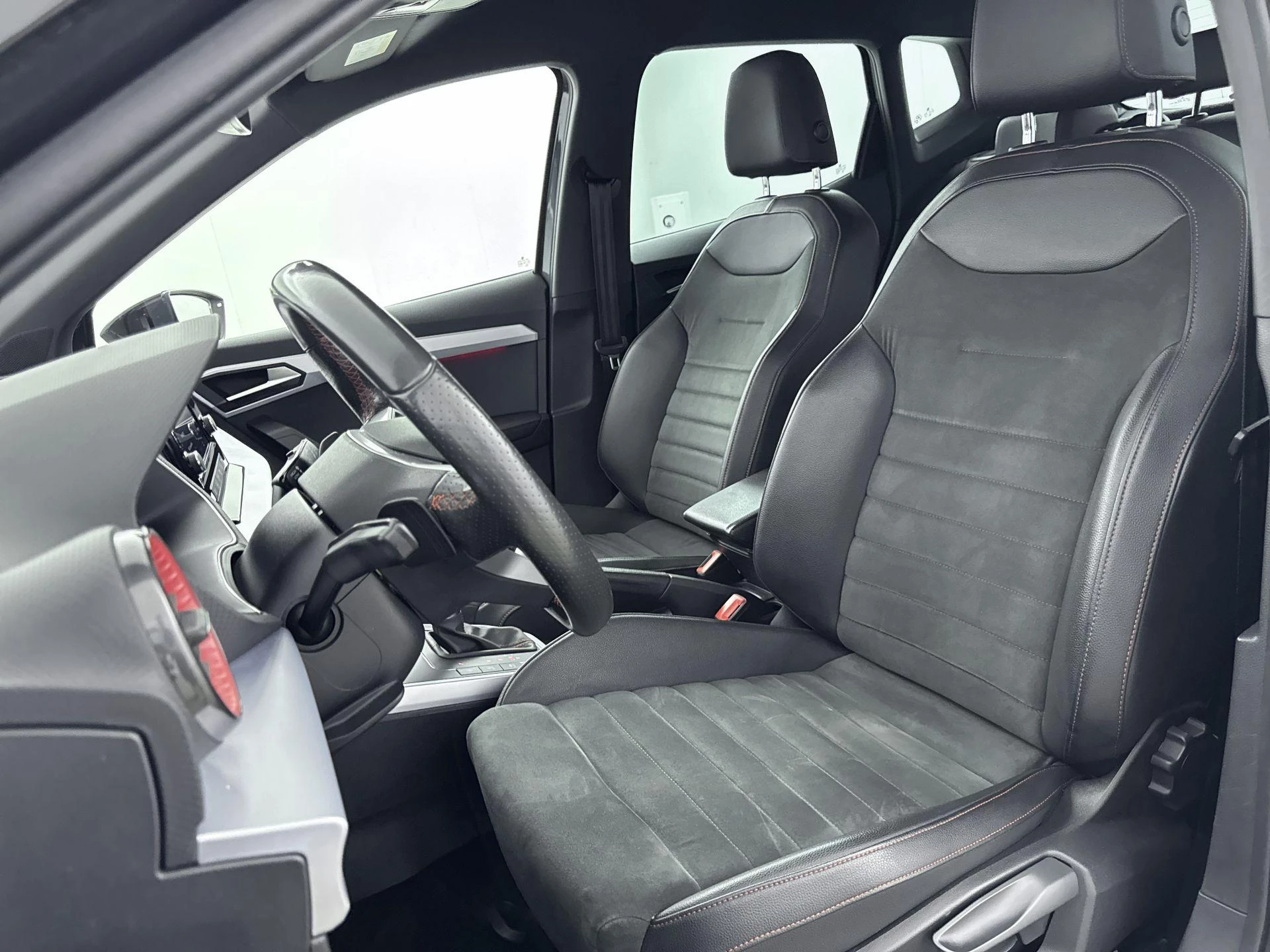 SEAT-Arona-image-27