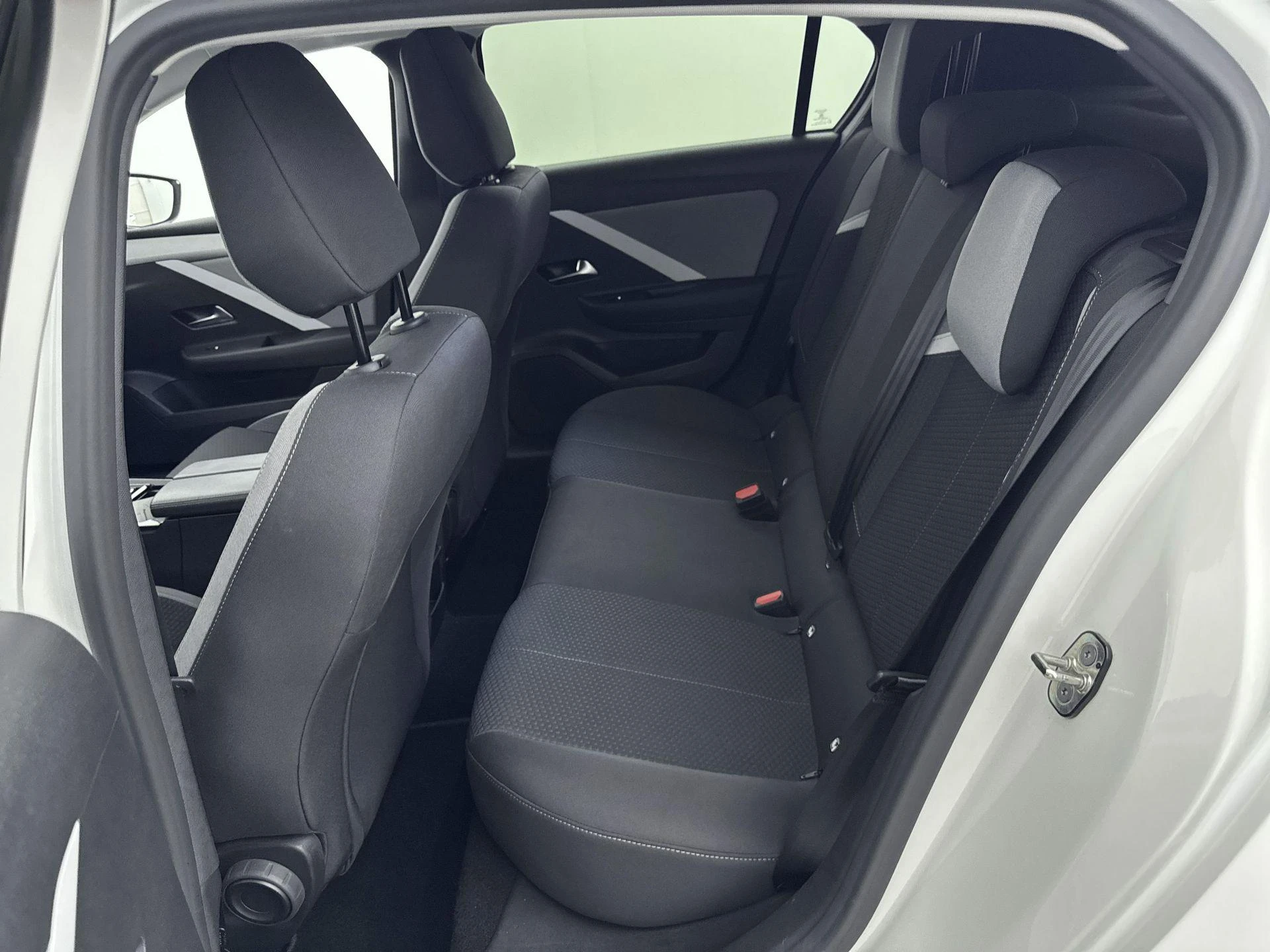 Opel-Astra-image-25