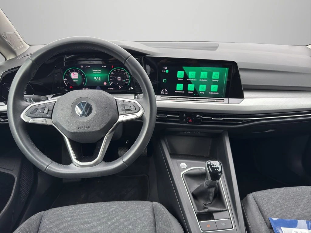 Volkswagen-Golf-image-8