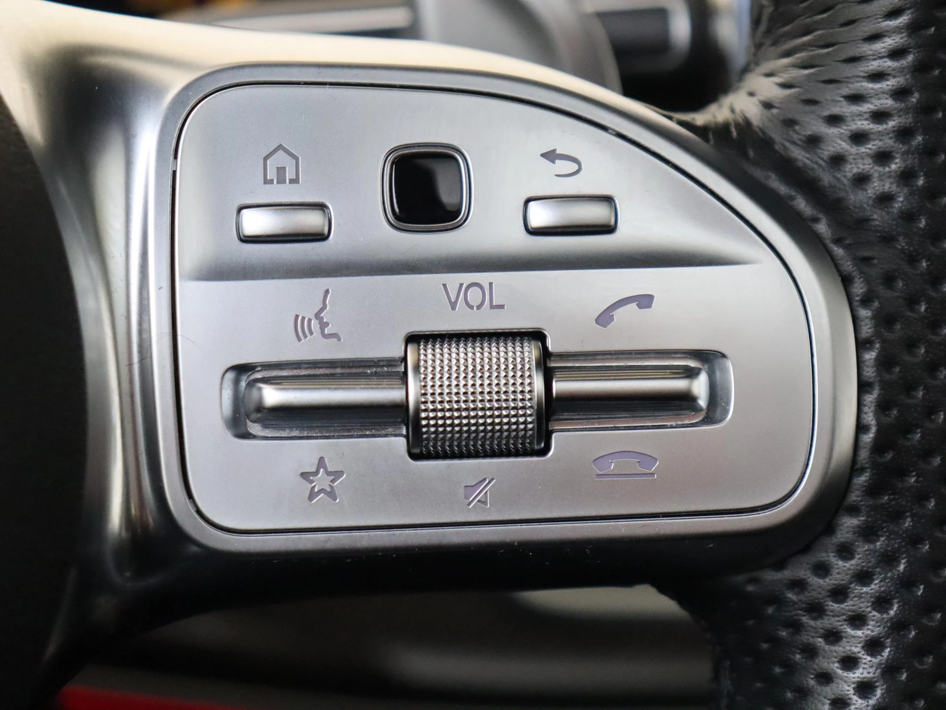 Mercedes-Benz-GLE-image-20