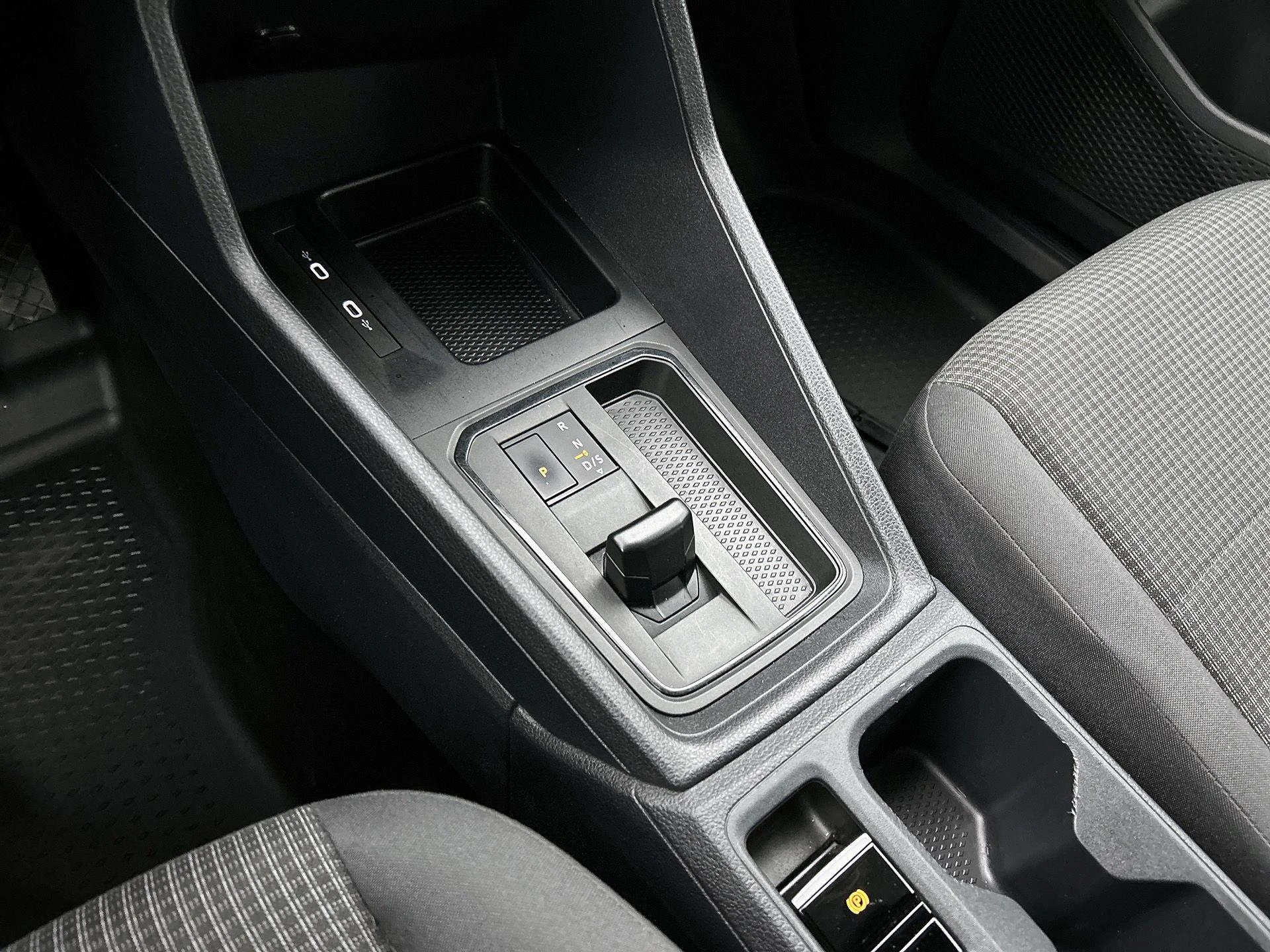Volkswagen-Caddy-image-13