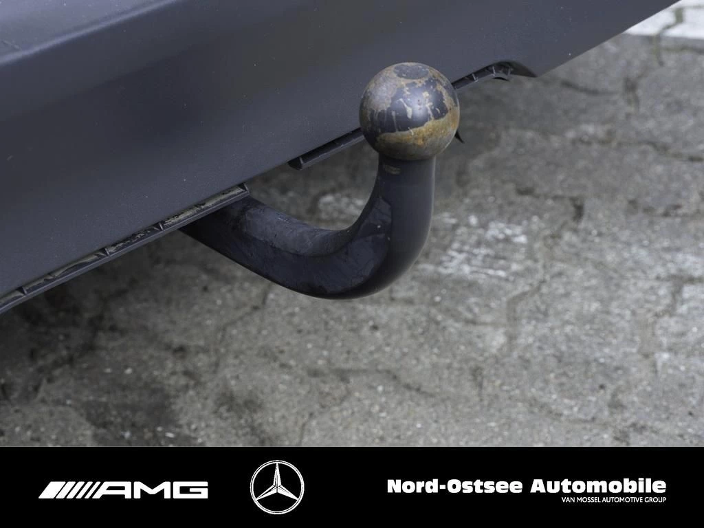 Mercedes-Benz-Vito-image-13