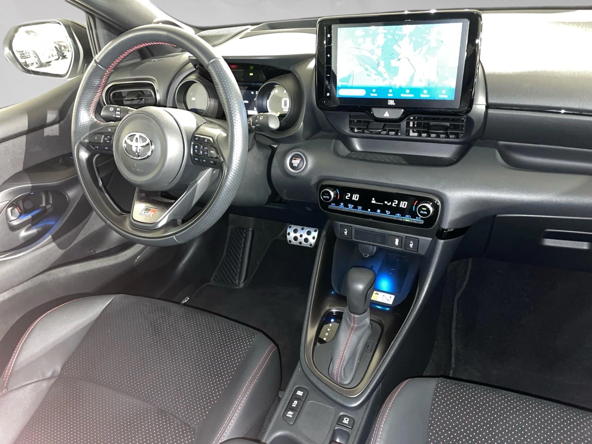 Toyota-Yaris-image-5