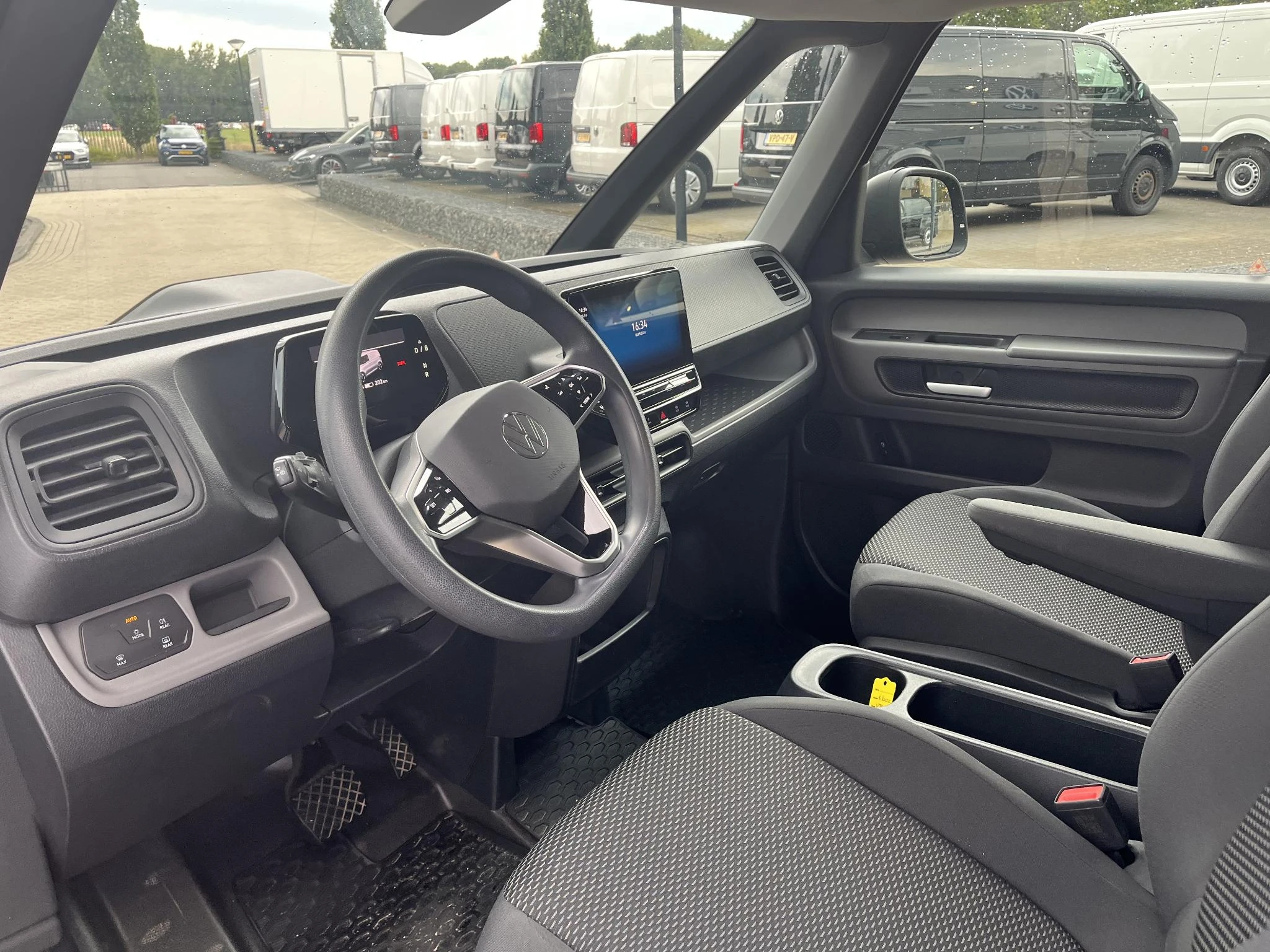 Volkswagen-ID. Buzz Cargo-image-4