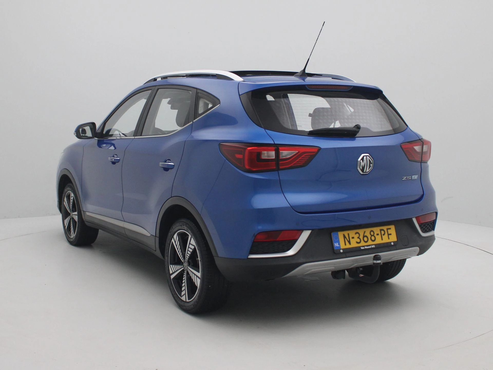 MG-ZS EV-image-1