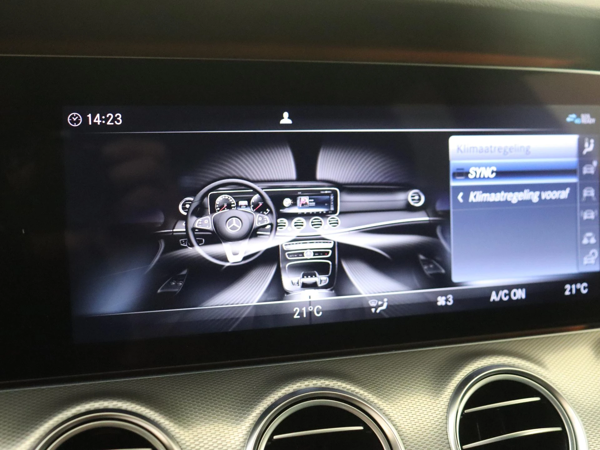 Mercedes-Benz-E-Klasse-image-18