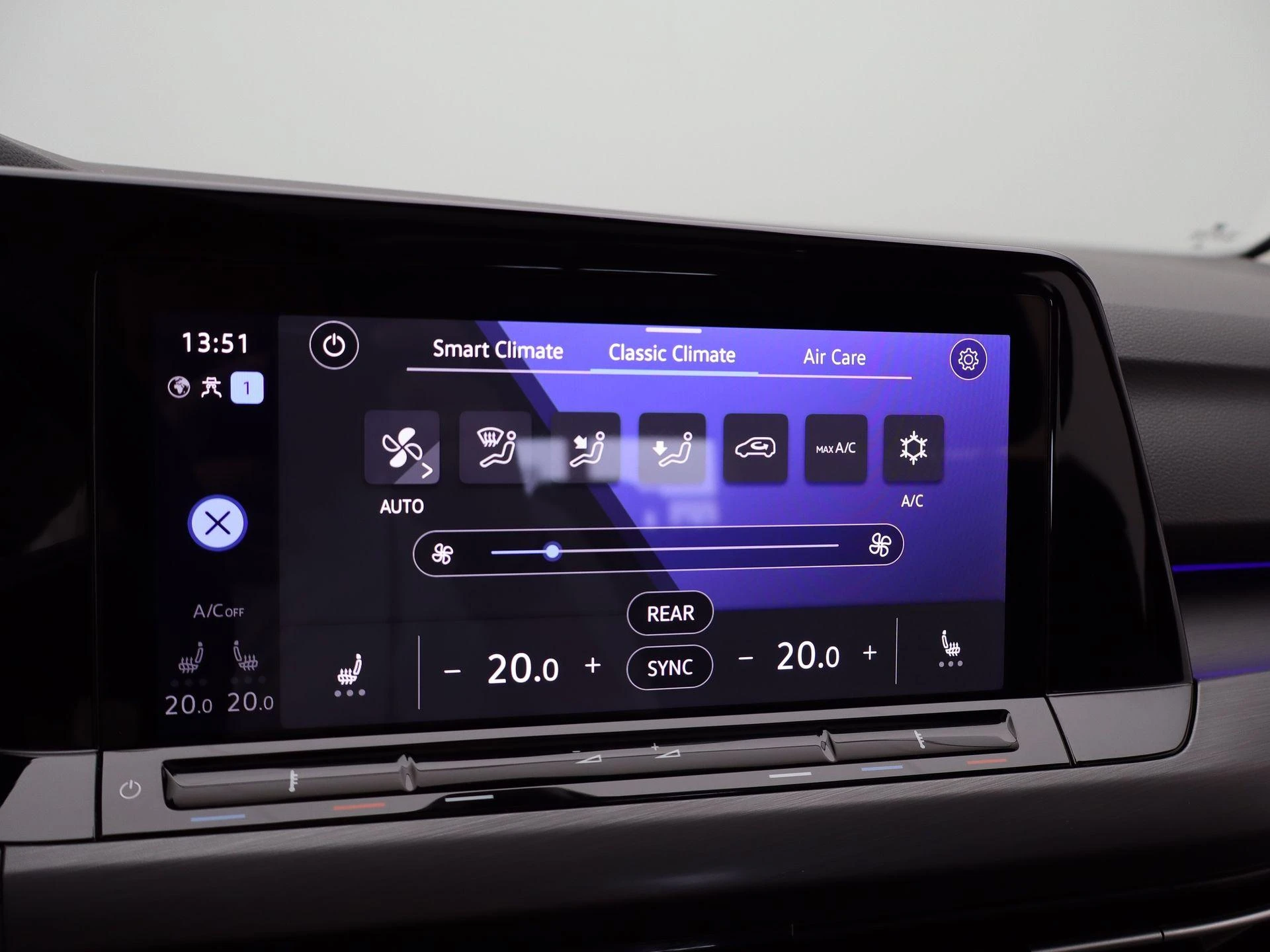 Volkswagen-Golf-image-19
