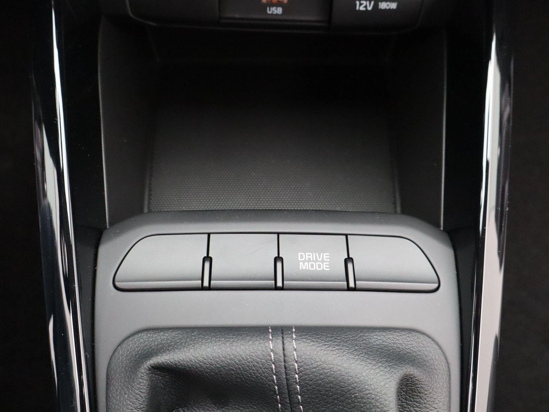Kia-Stonic-image-21