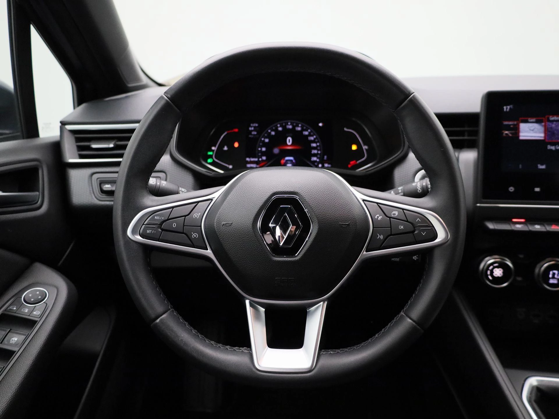 Renault-Clio-image-6