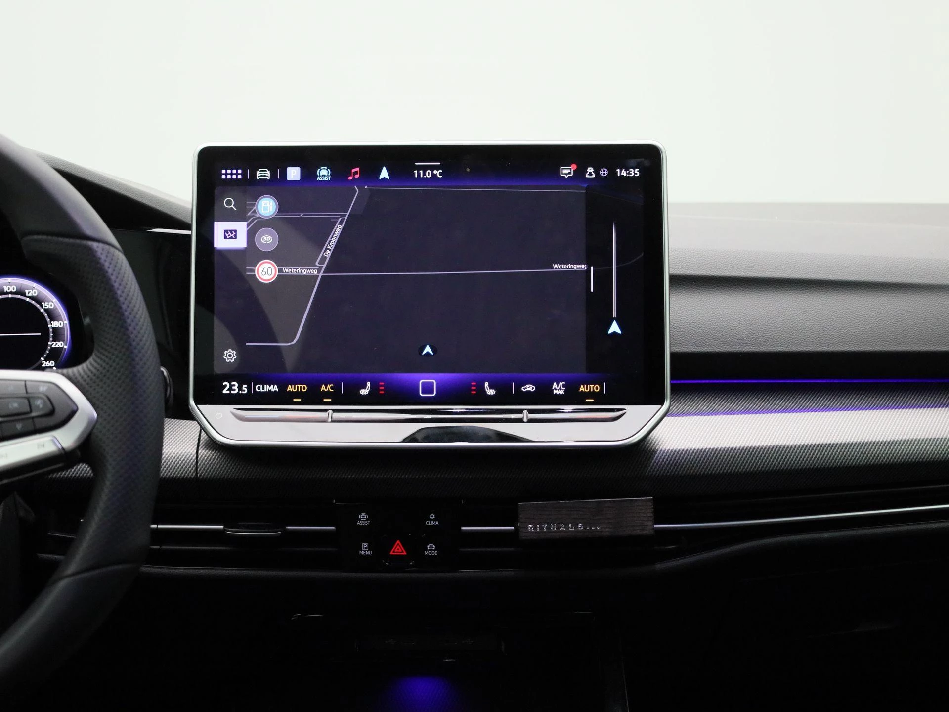 Volkswagen-Golf-image-8