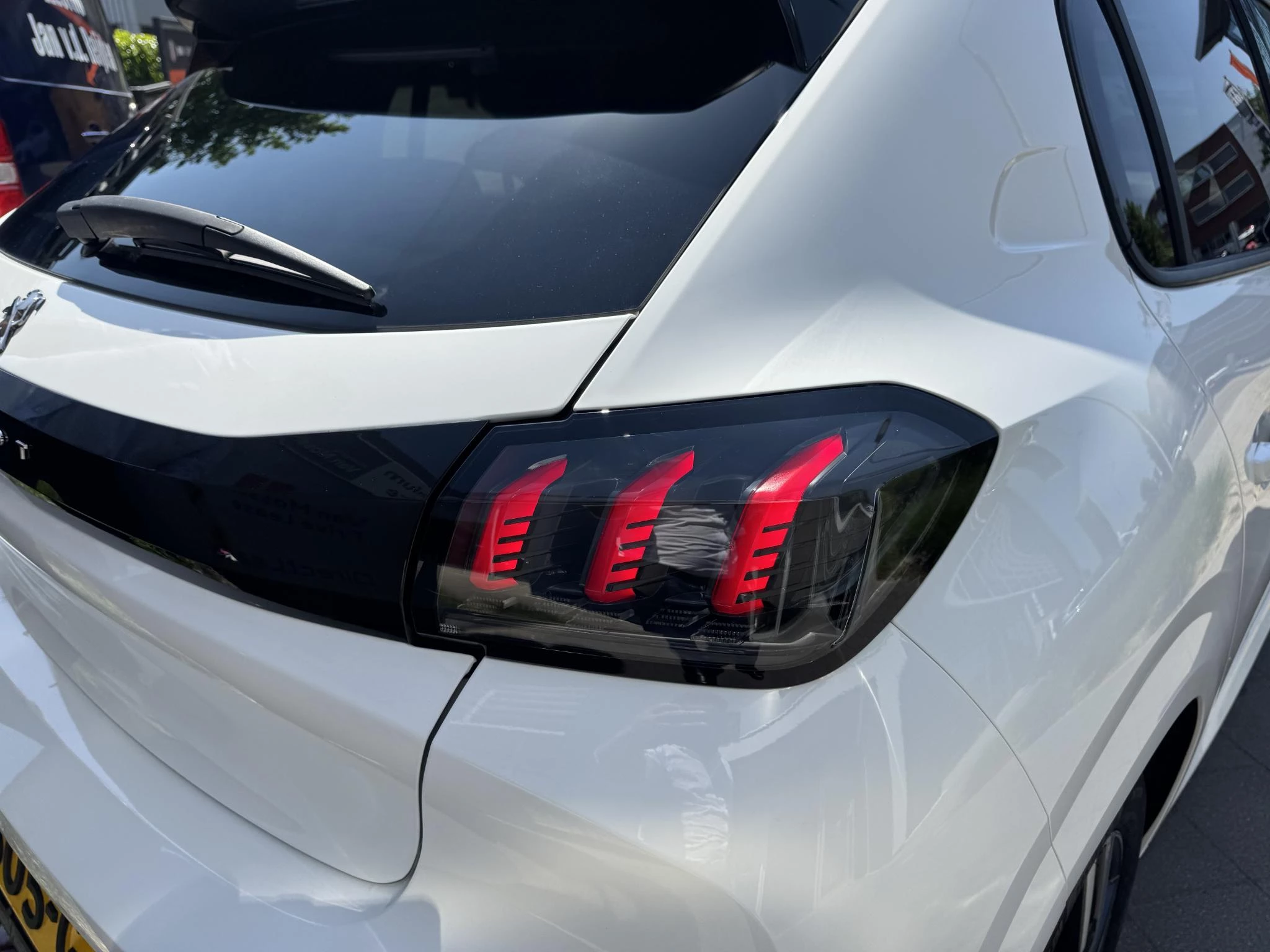Peugeot-208-image-10