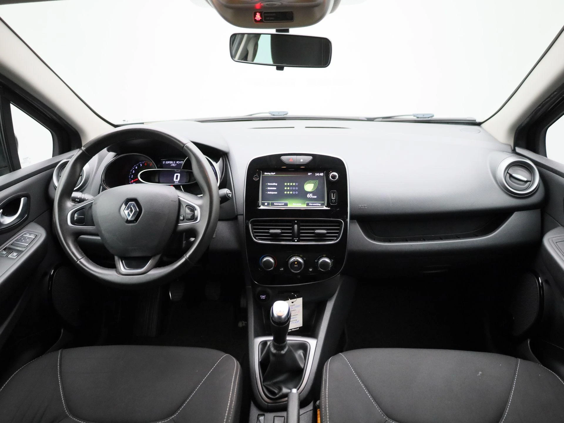 Renault-Clio-image-35