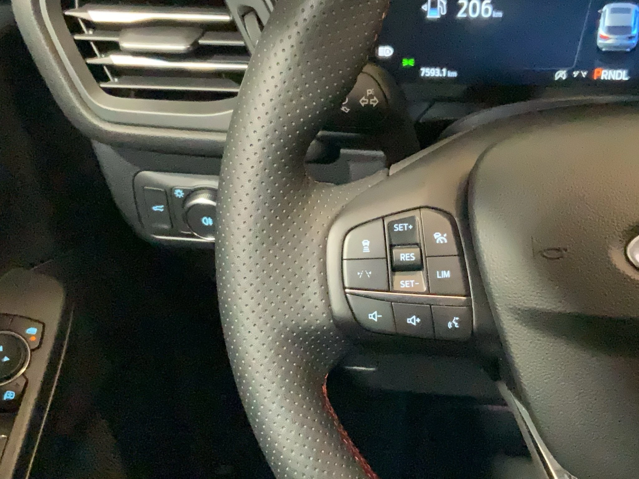 Ford Kuga ST-Line X Aut.*360GRAD*LED-MATRIX*NAVI*GRA*WINTER-PKT.