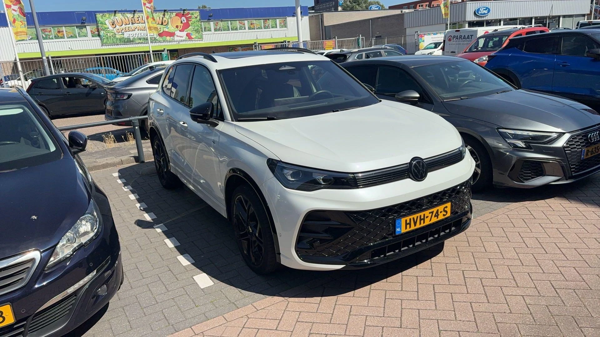 Volkswagen-Tiguan-image-1