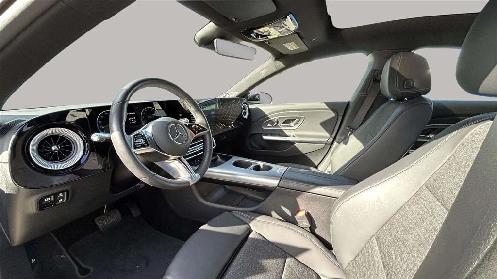 Mercedes-Benz-CLA-image-9