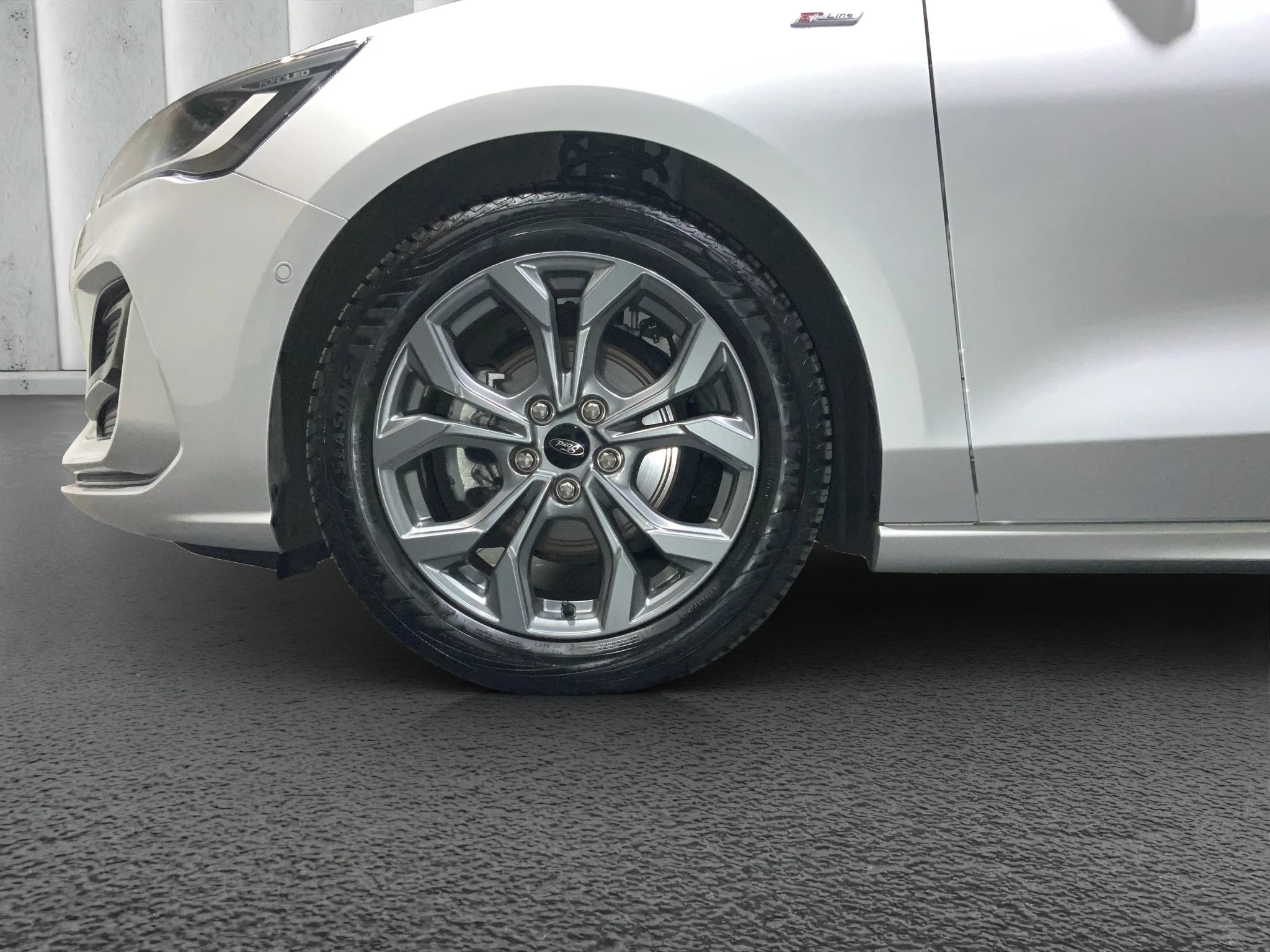Ford Focus ST-Line X Turnier Aut.*AHK*ACC*HUD*KAM*NAVI*WINTER-PKT.
