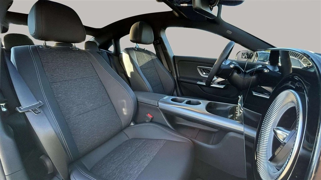 Mercedes-Benz-CLA-image-19