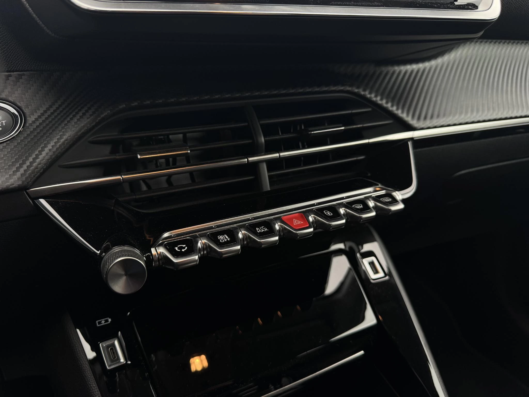 Peugeot-e-208-image-17