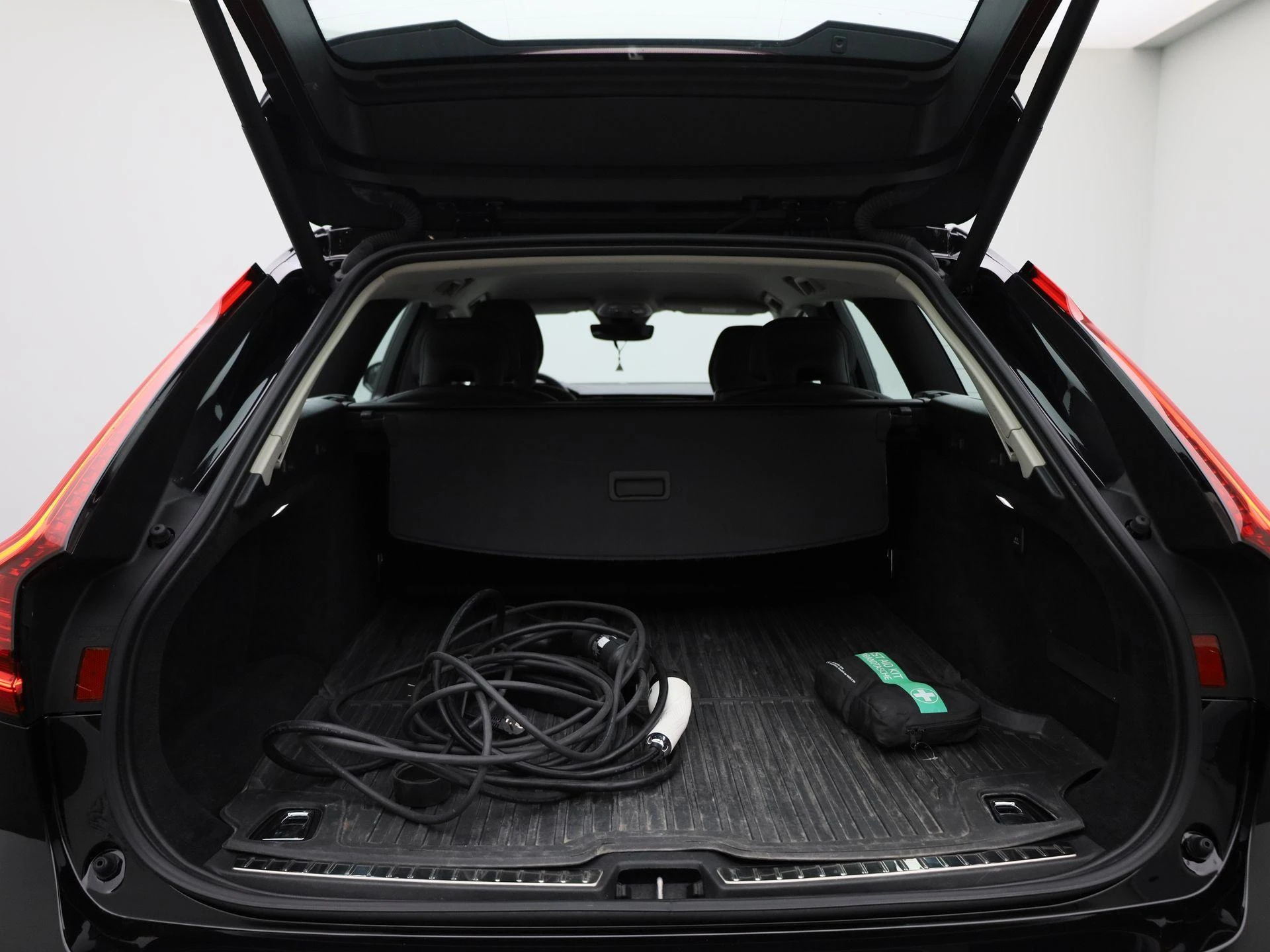 Volvo-V90-image-13
