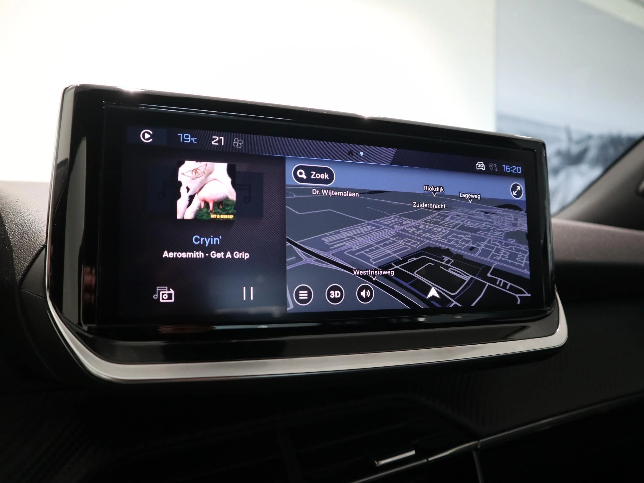 Peugeot-2008-image-15