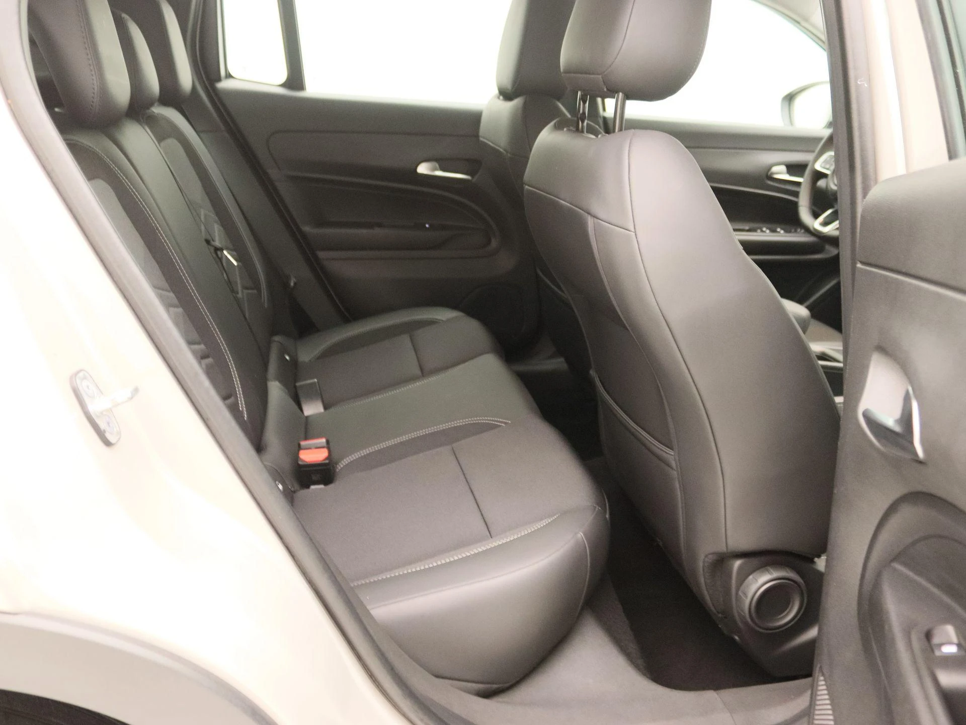 Jeep-Avenger-image-13