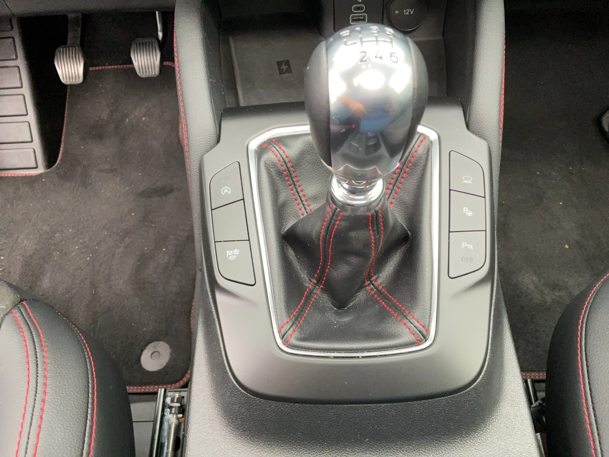 Ford Kuga ST-Line X*PANO*AHK*KAM*ACC*NAVI*SOUND-SYS.