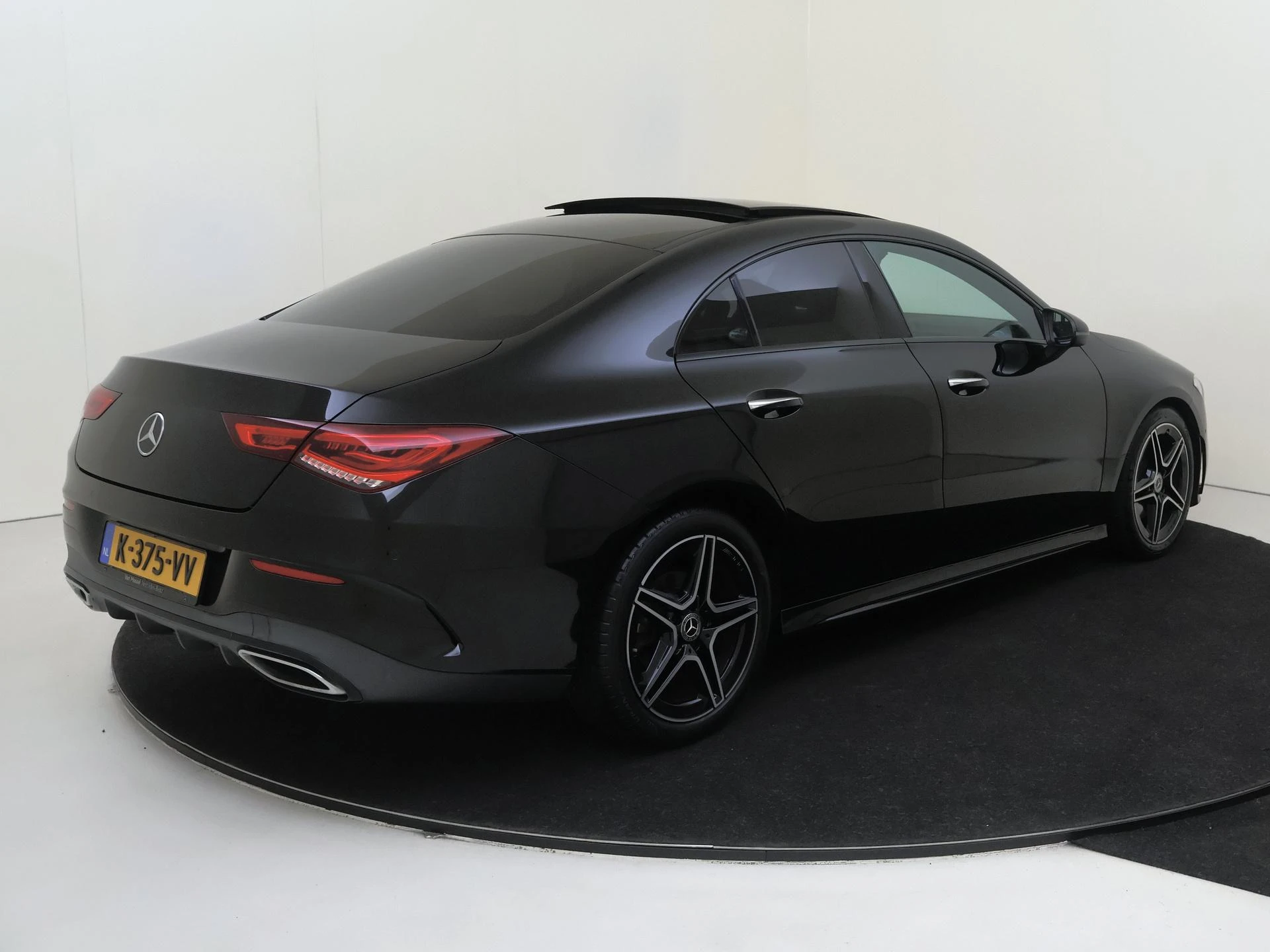 Mercedes-Benz-CLA-image-3