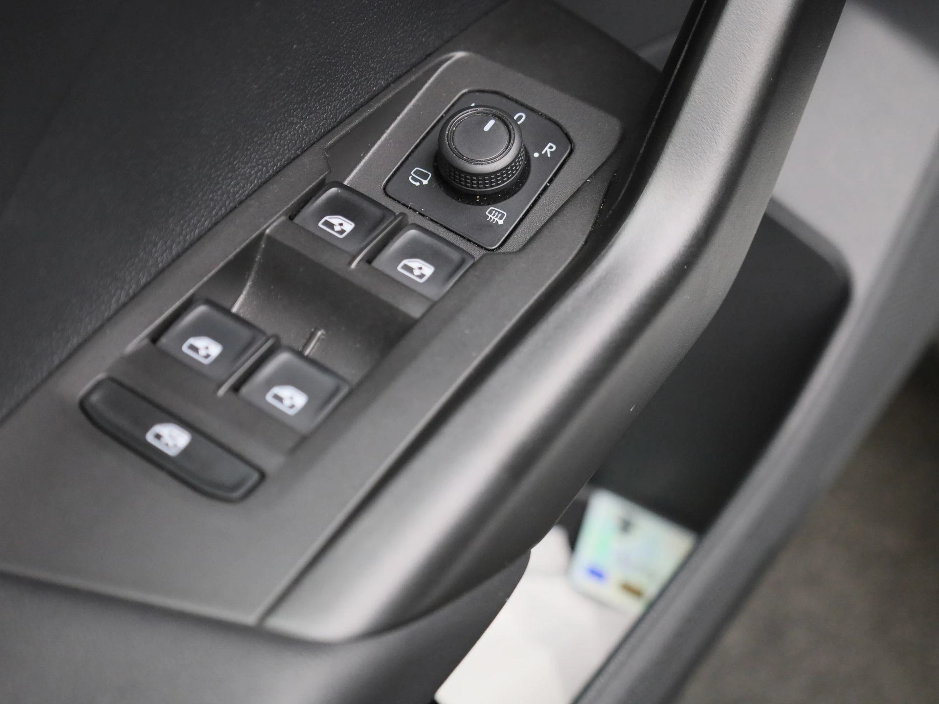 Volkswagen-T-Cross-image-25