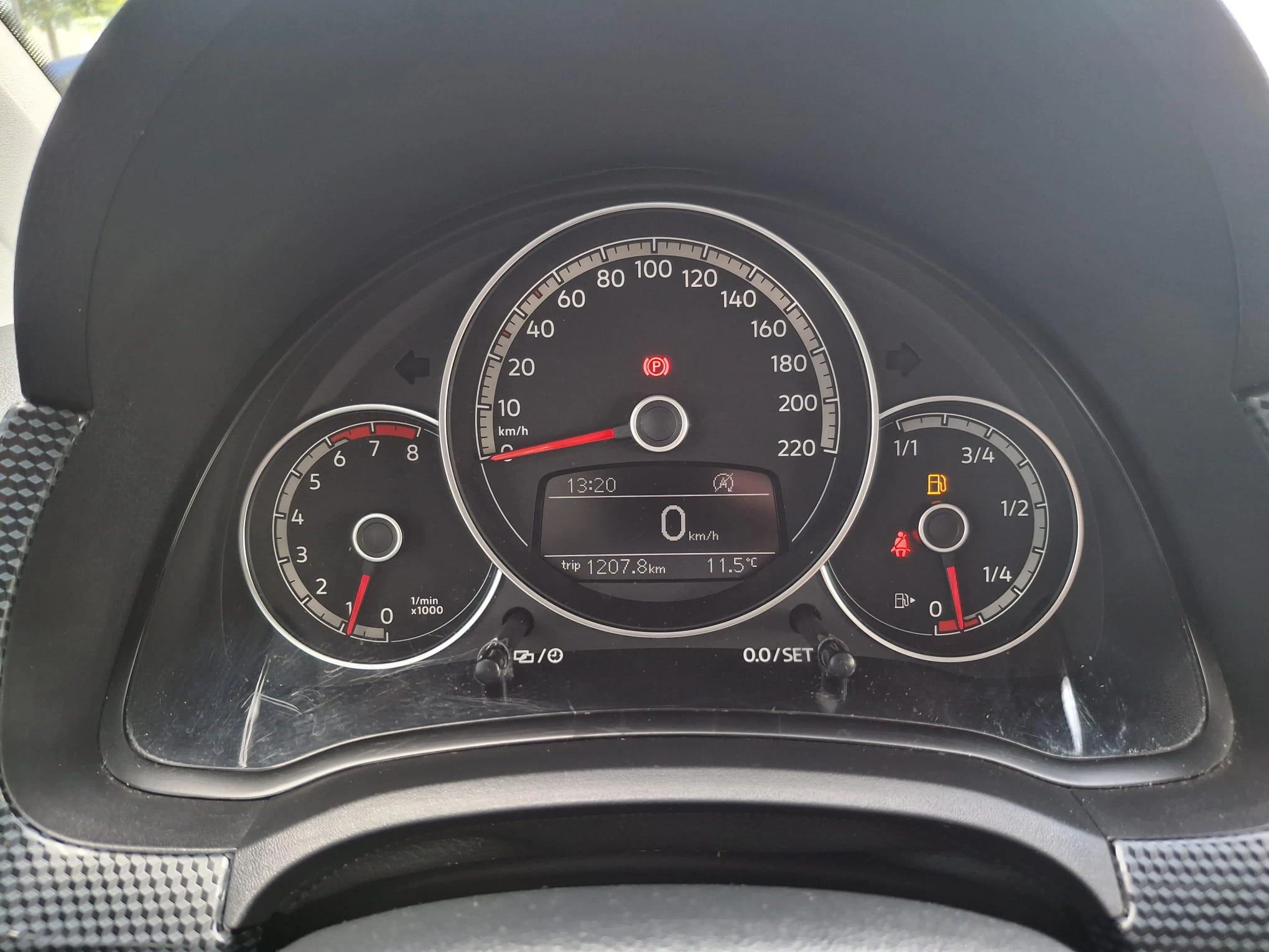 Volkswagen-up!-image-11